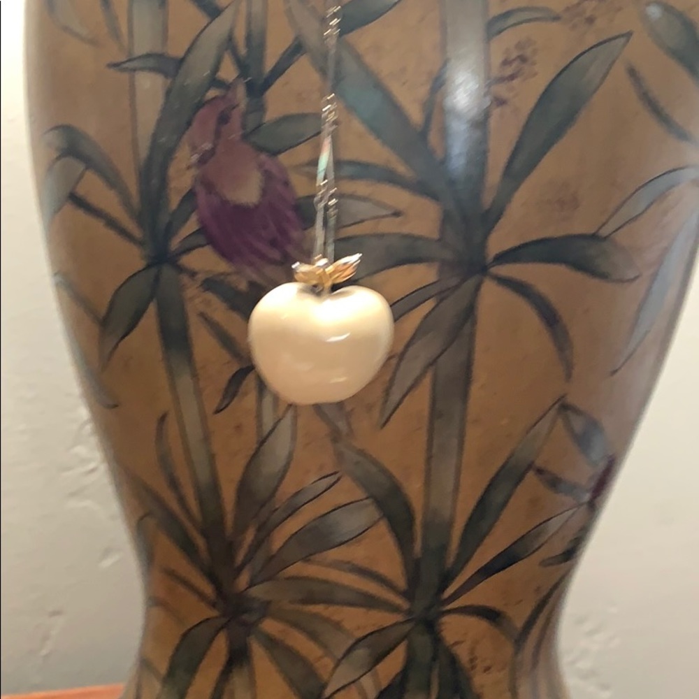 Long vintage necklace with apple